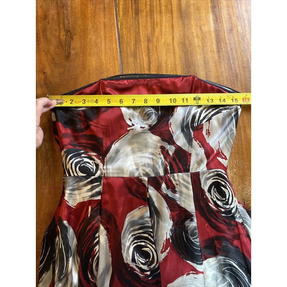 Laundry by Shelli Segal Dress Strapless with pleats red black silver Roses 2 - Picture 7 of 12